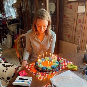 Meet your Posher, Hayley